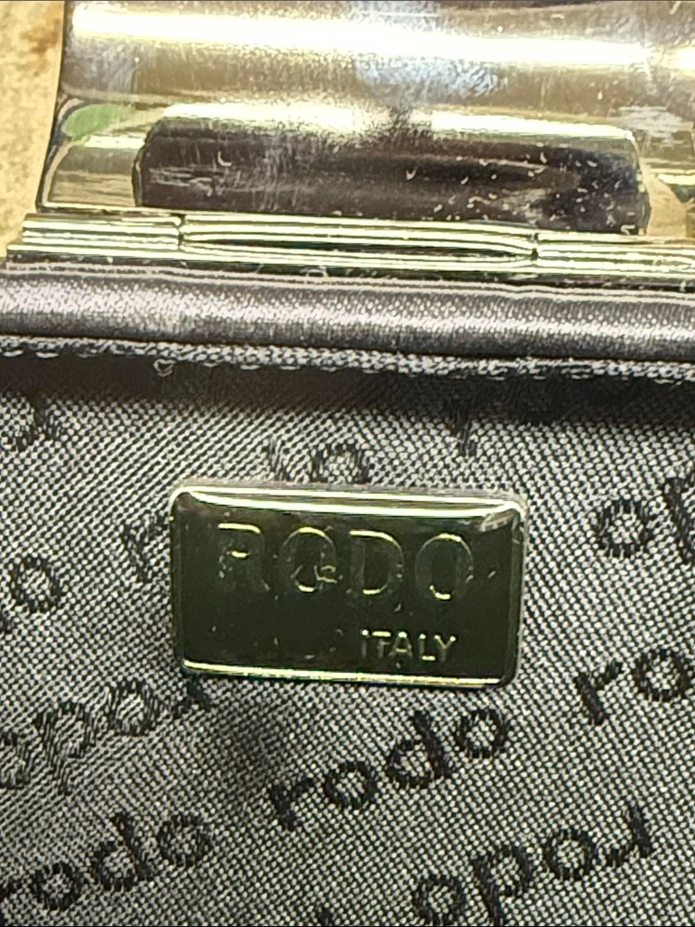 Rodo black satin